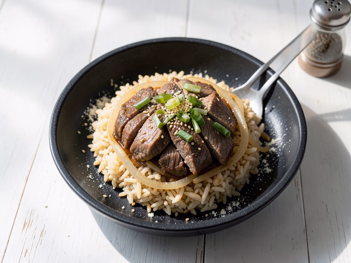 Tazón de arroz con ternera gyudon