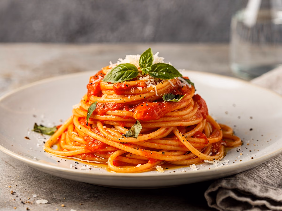 Espaguetis al tomate