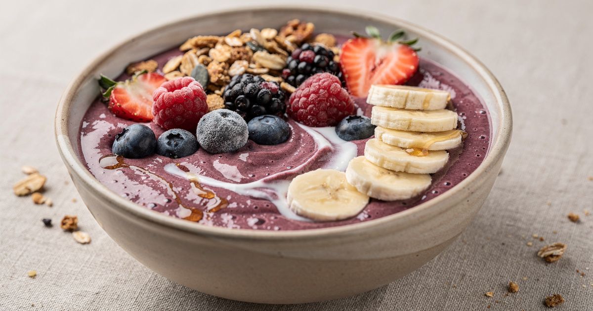 Bol de batido de frutos rojos